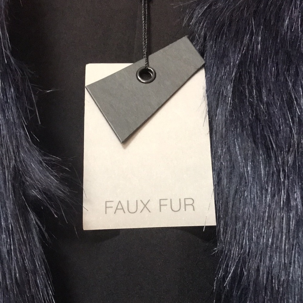 BNWT Decjuba Faux Fur Jacket Size Small With Hook Loops Black/Navy - Picture 3 of 5